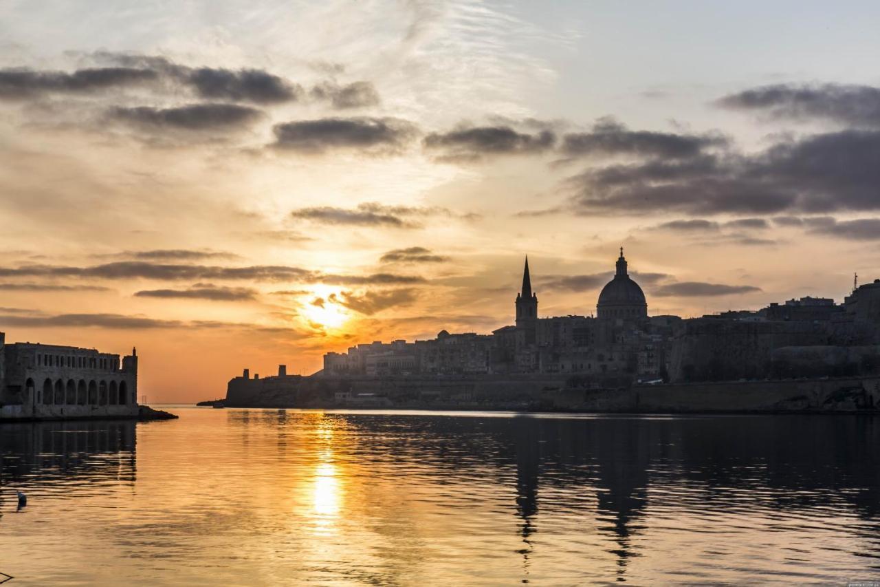 Deluxe Apartment With Valletta And Harbour Views Sliema Exteriér fotografie