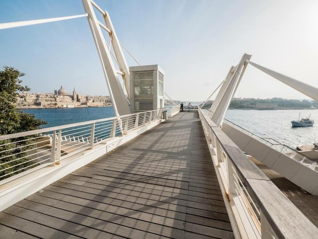 Deluxe Apartment With Valletta And Harbour Views Sliema Exteriér fotografie