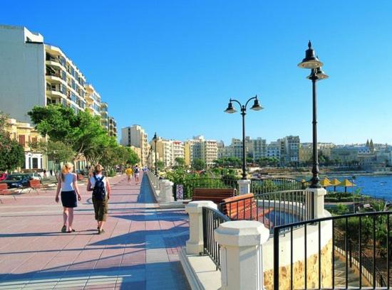 Deluxe Apartment With Valletta And Harbour Views Sliema Exteriér fotografie