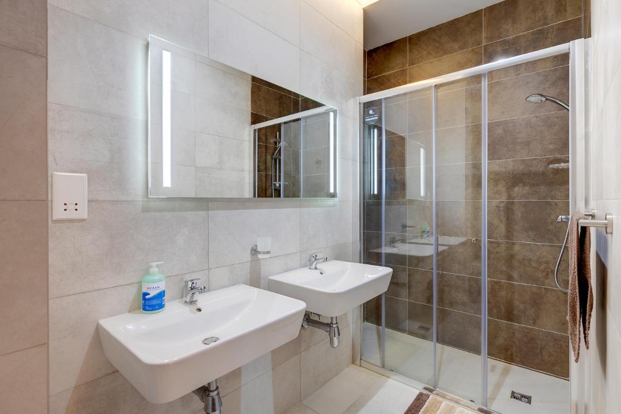Deluxe Apartment With Valletta And Harbour Views Sliema Exteriér fotografie